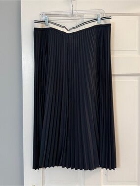 Old Navy Navy Pleated Midi Skirt with White Contrast Waistband